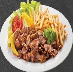 Assiette viande, frites et salade